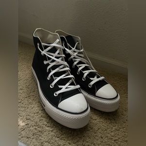 Women’s platform Converse
